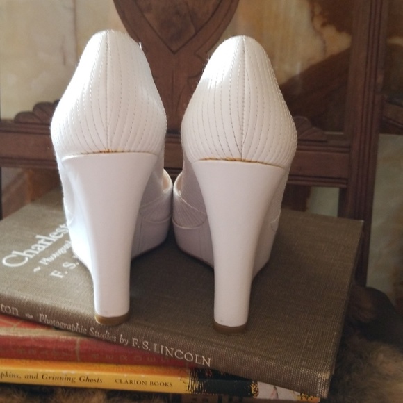 Cute Mod Kristen Lee New York Wedge Heels - Picture 3 of 6